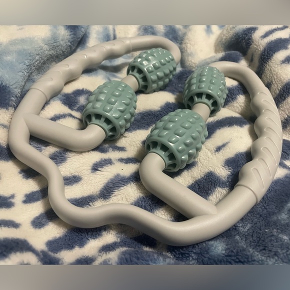 Deep Massage Tool for Muscle Soreness, Stiffness & Tightness for Calf, Arm, Neck - Picture 4 of 10